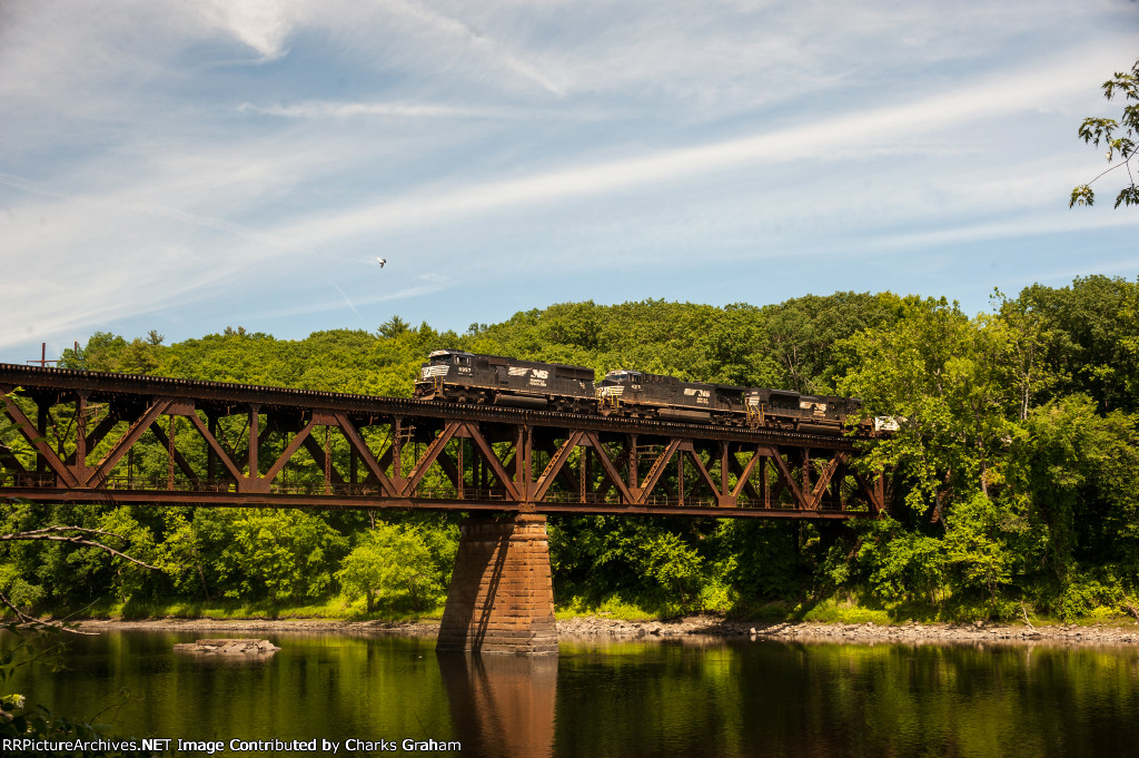 B-101 crossing the Connecticut river.
